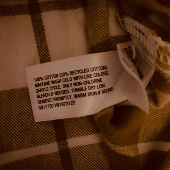 Lot of 2 Women's Long Sleeve Flannel Button-Down Shirt - Universal Thread - Picture 8 of 9